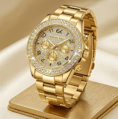 Golden Women's Chronograph Watch with Diamond Bezel and Chain Strap