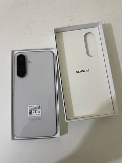 Samsung A56 Box open