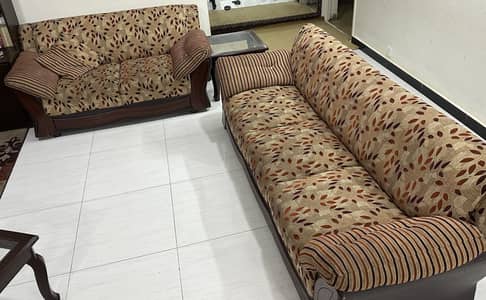 7 Seater Sofa Set – Good Condition