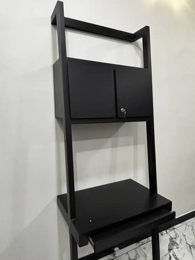 Only 2 month used Laptop/Pc workstation table Matt black