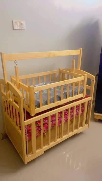 BABY SLEEPING CRIB COT + SWING