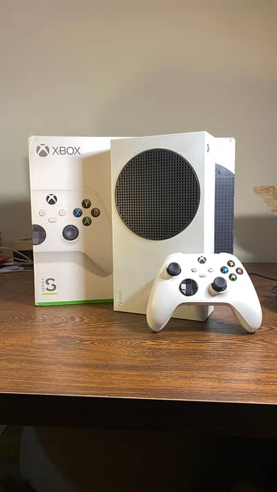 XBOX SERIES S 512 GB  clean condition Urgent sale