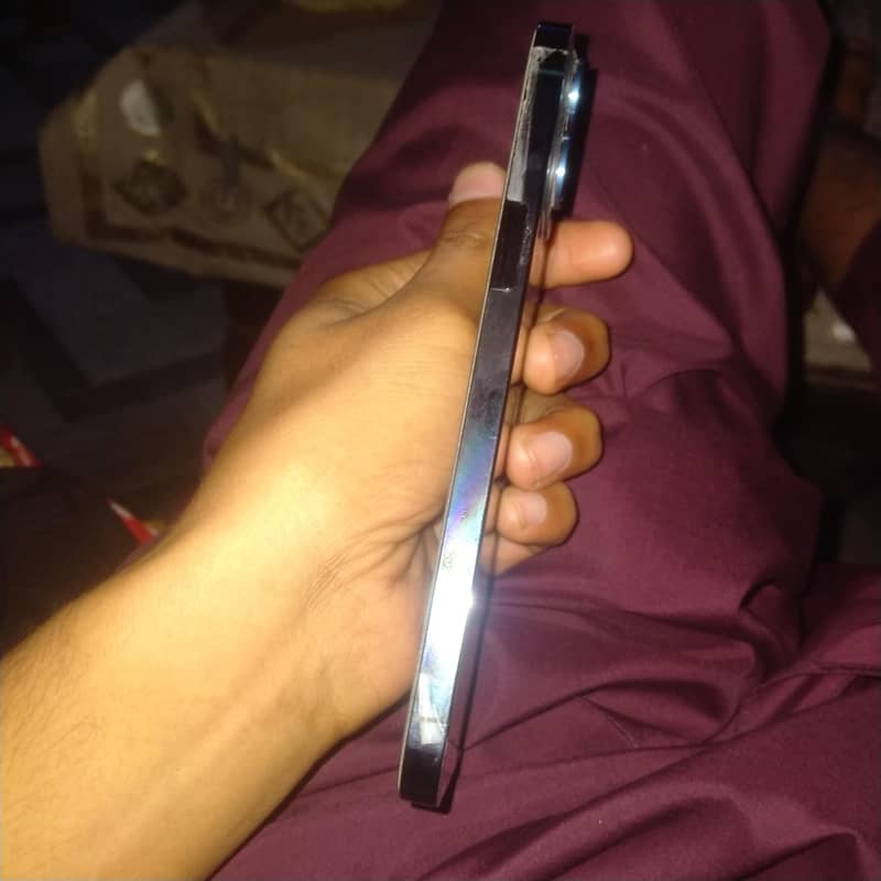 iphone 12 pro max 4