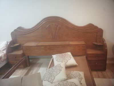 king size bed fore sell saf halaat Me he jisko b chahiyee 03186568649