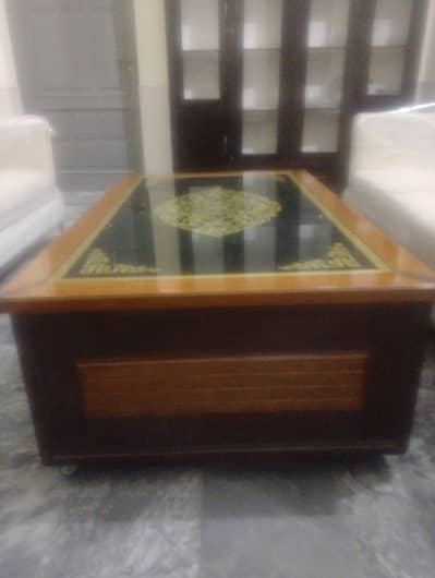 brand New Table including 4 Draw