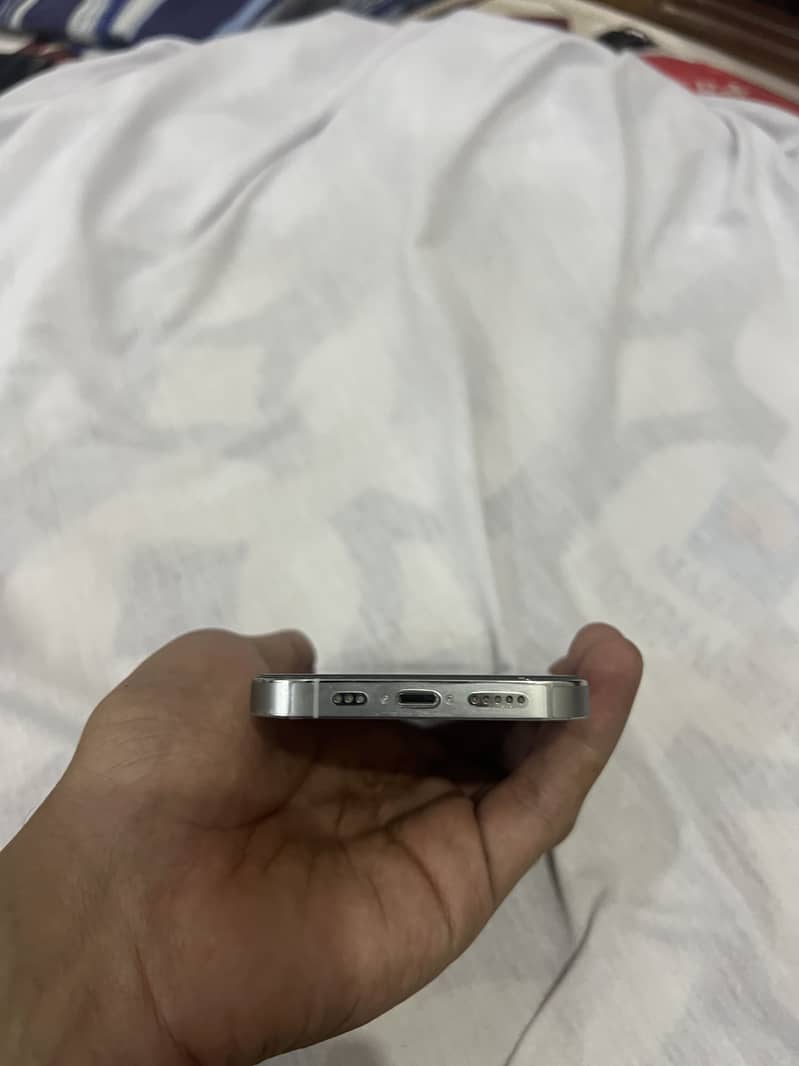 iPhone 14 Pro (E-sim approved) 1