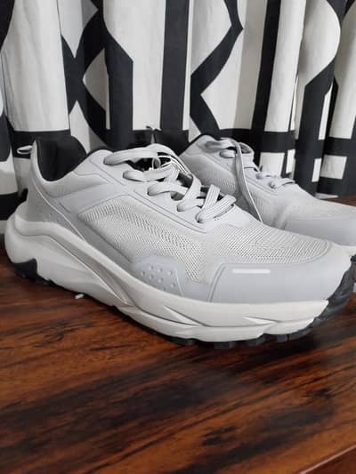 New Outfitters Original Sneakers