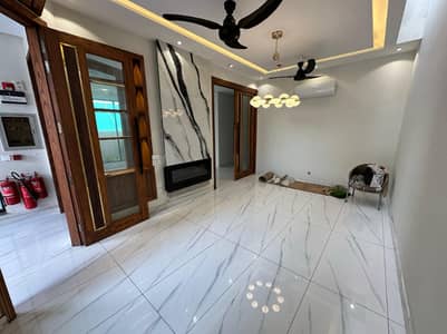 10 Marla Beautifully Design House For Rent In Park View City Lahore | For Discounted Price And Original Pictures Download The App "Signature Lands".