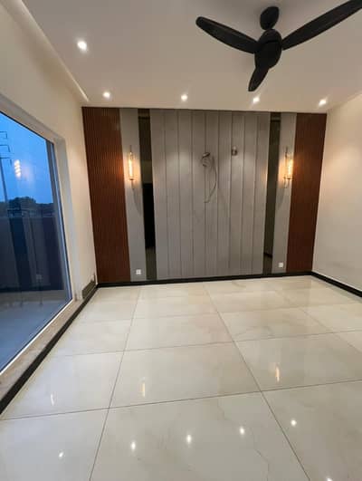 10 Marla Beautifully Design Lower Portion For Rent In Park View City Lahore | For Discounted Price And Original Pictures Download The App "Signature Lands".