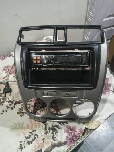city genius CD player and console