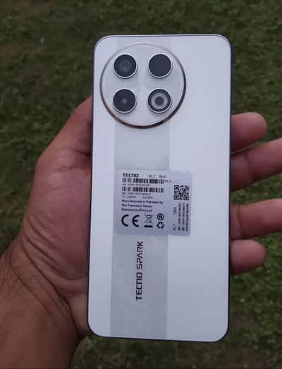 8/128 warinty me ha abhi