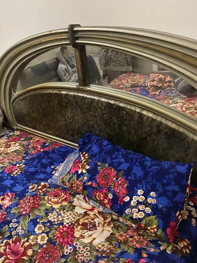 Bed with side tables nd dressing