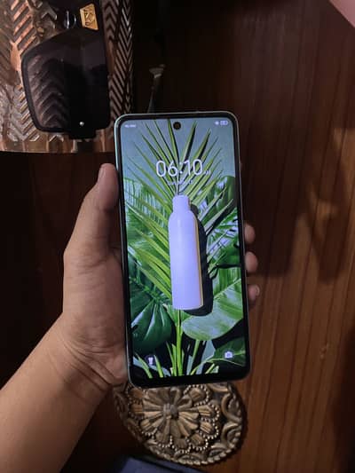 tecno camon 19neo 6/128 with box