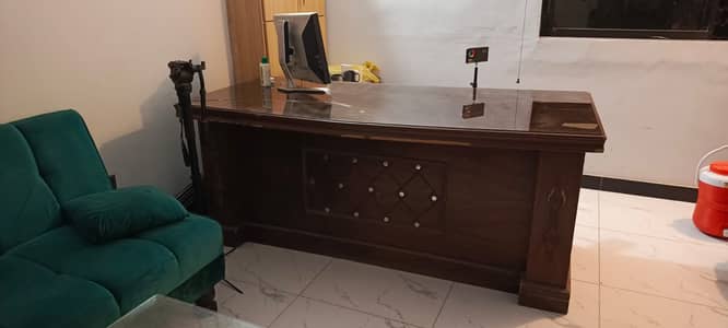 Office boos table, executive table