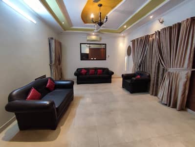 1 Kanal Commercial Building Available For Rent