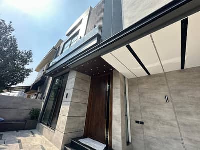 Hot Location! 10 Marla Modern Elevation House For Sale In Lake City Meadows