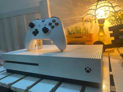 Xbox oneS 1TB with one controller and 60+ games like GTA 5 just cause