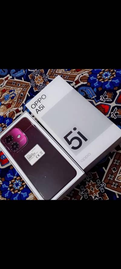 only used 2 weeks condition 10/10 color mehroon