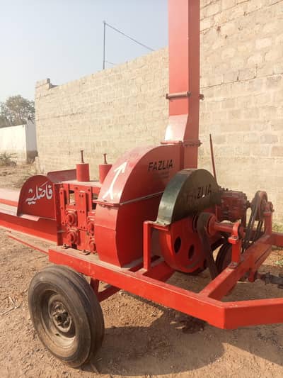 lakri ka kutra karne wali wood chipper machine
