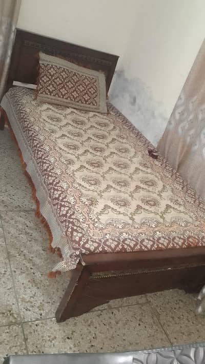 ,2 single bed with metres 1 sofa com bed with Drazs