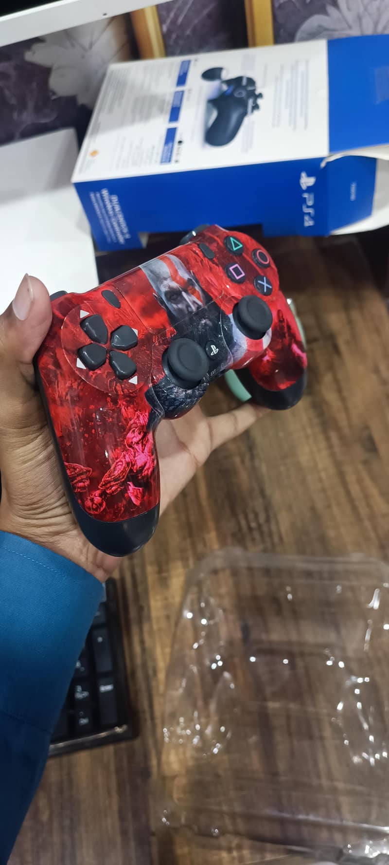 PS4 controller with box 2