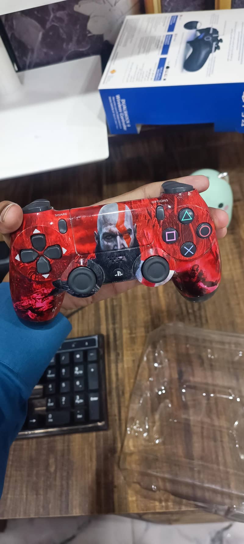 PS4 controller with box 3