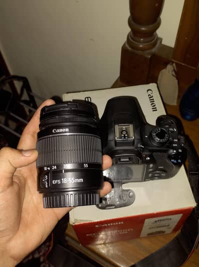 CANON 1200D (18-55) lens