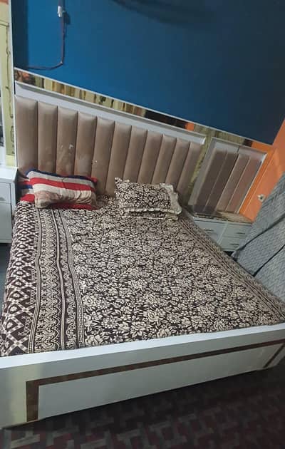 Bed King size with Complete Set