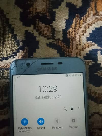 Samsung Galaxy j7 Star