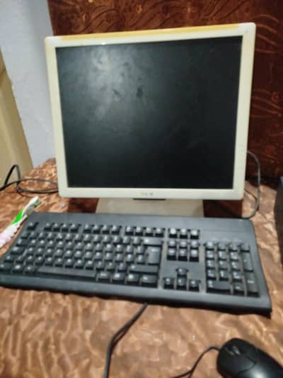 Lenovo Computer Complete Set (CPU + LCD + Keyboard + Mouse)