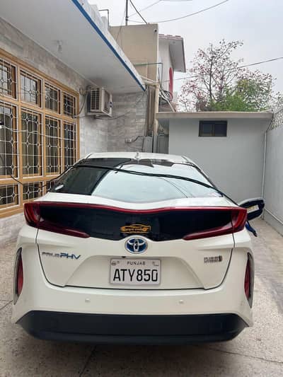 Prius phv 2020 model
