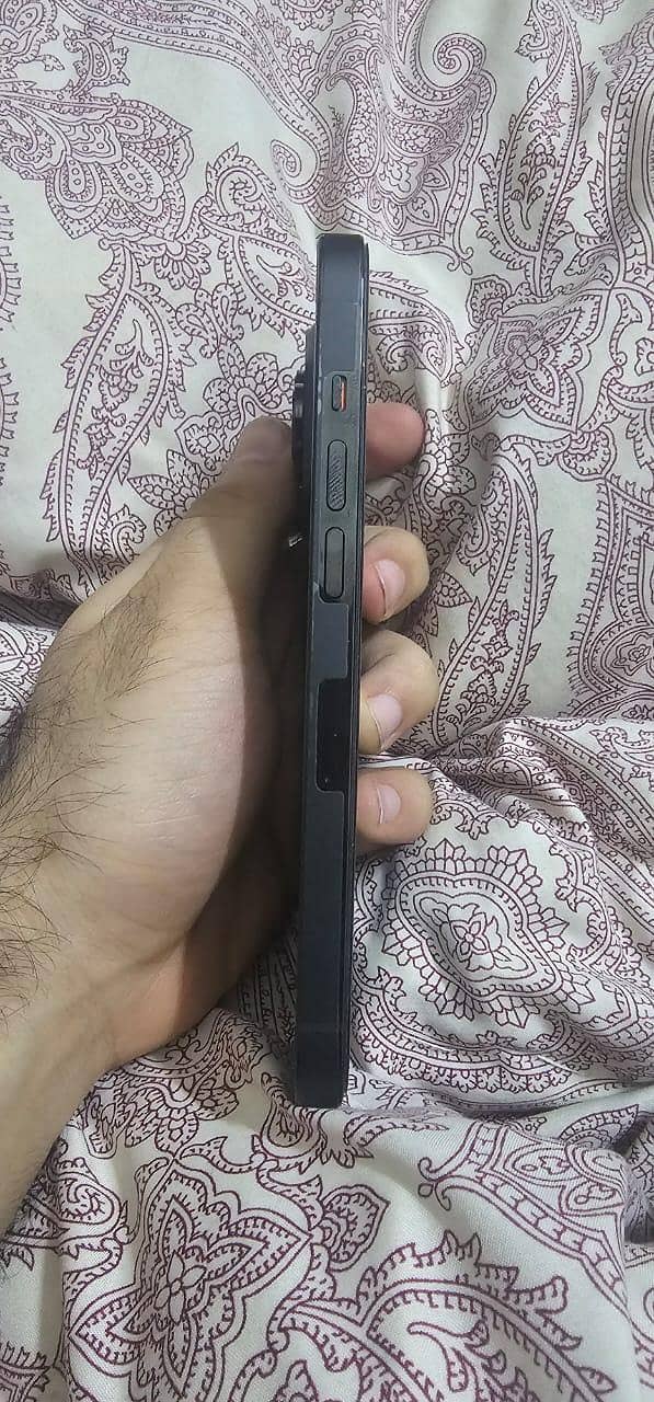 iPhone 14 Pro 4