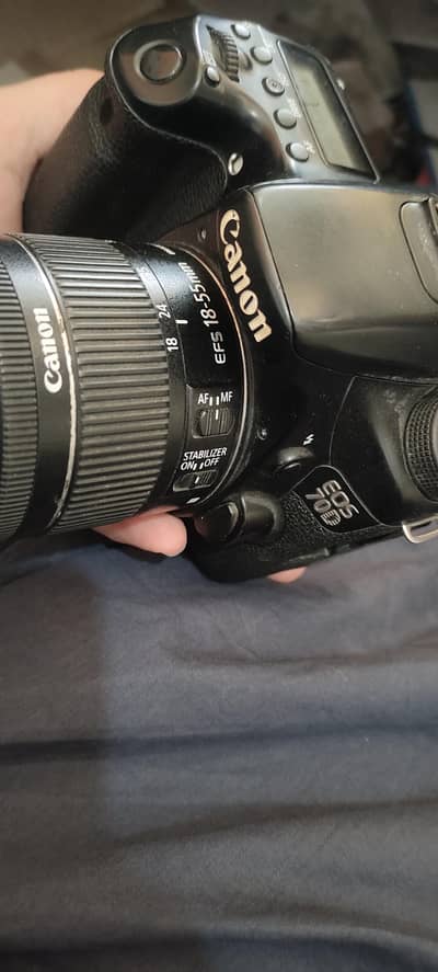 Canon 70d . 18-55lens . with double battery