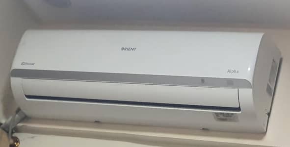 Orient Alpha Series 1.5 tonne Split AC Mint Condition