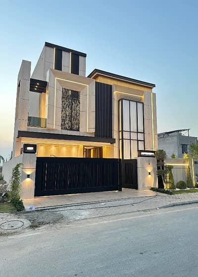 10 Marla House Available For Rent