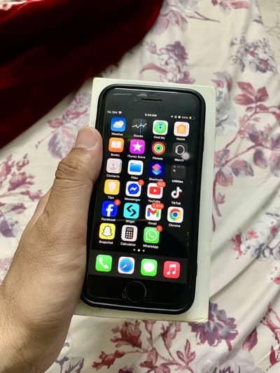 Apple iPhone SE 64GB – Original Box – 100% Working Condition