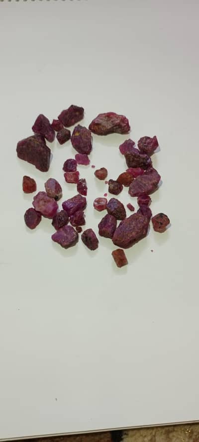 raw and perfect ruby,s  lot 200g