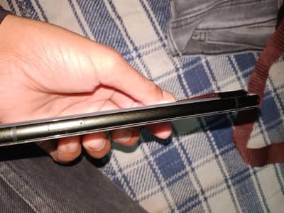 128  GB.  10/10 condition pta Approved