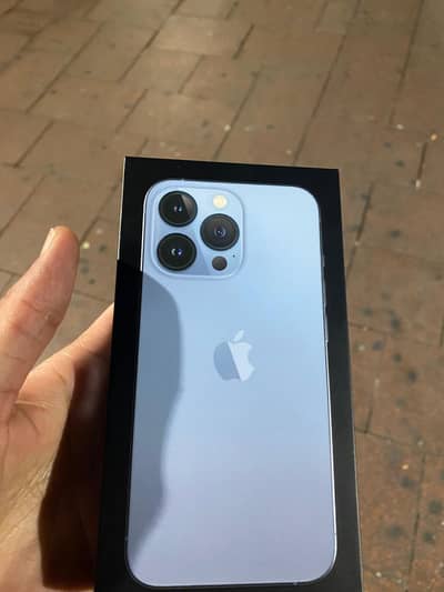 iphone 13 pro 256 gb Sierra Blue scratchless