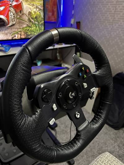Logitech g920 with shifter racing wheel for xbox and pc
