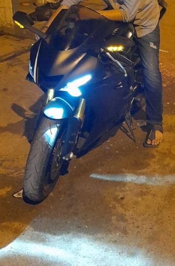 Yamaha r6 batman style black