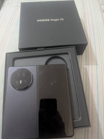 Honor Magic V5 16GB 512GB 10/10 Condition