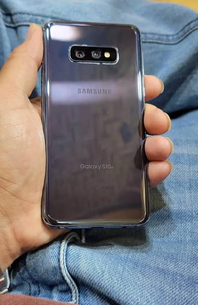 Samsung S10e Good Condition 6GB/128GB
