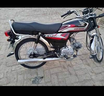 Honda CD 70 lush and genwain condition 24/25 model Black  color. . . . .