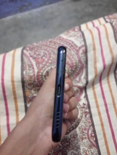 LG V35 thinQ FOR SALE 10/10 Lush condition Gaming mobile Pubg 60 fps