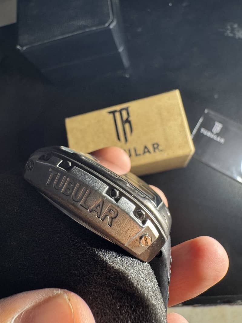 TUBULAR RECTANGULAR WATCH 2