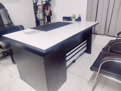 Executive office table + boss Chair