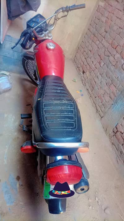Honda CG 125 red colour urgent sale