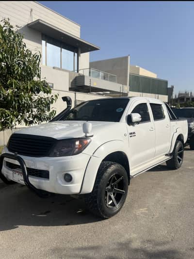 TOYOTA HILUX VIGO SOUTH AFRICAN