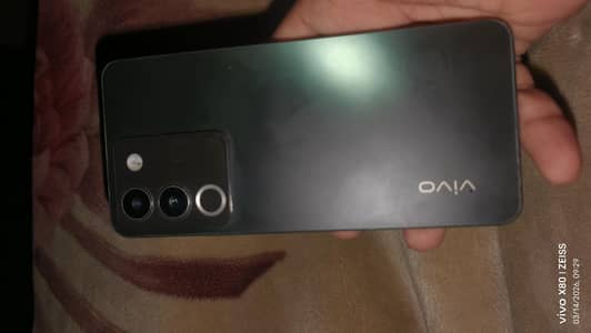 vivo v29e 5g very good condition 8+8 /256 penal change